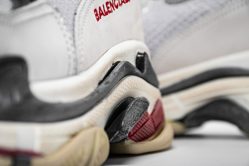 Ba*len*cia*ga triple s grey/sliver/black