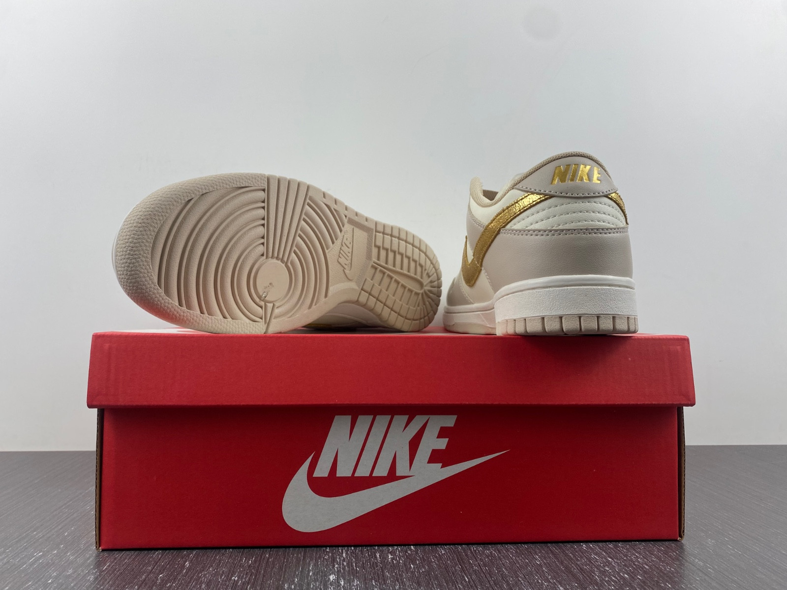 nike dunk low phanT0m metallic gold (women