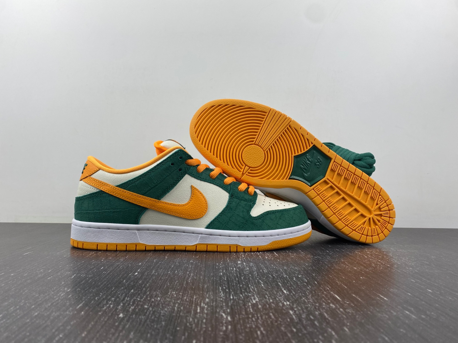 nike sb dunk low legion pine kumquat men