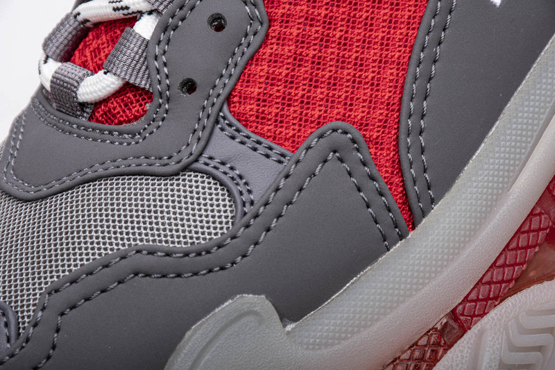 Ba*len*cia*ga triple s