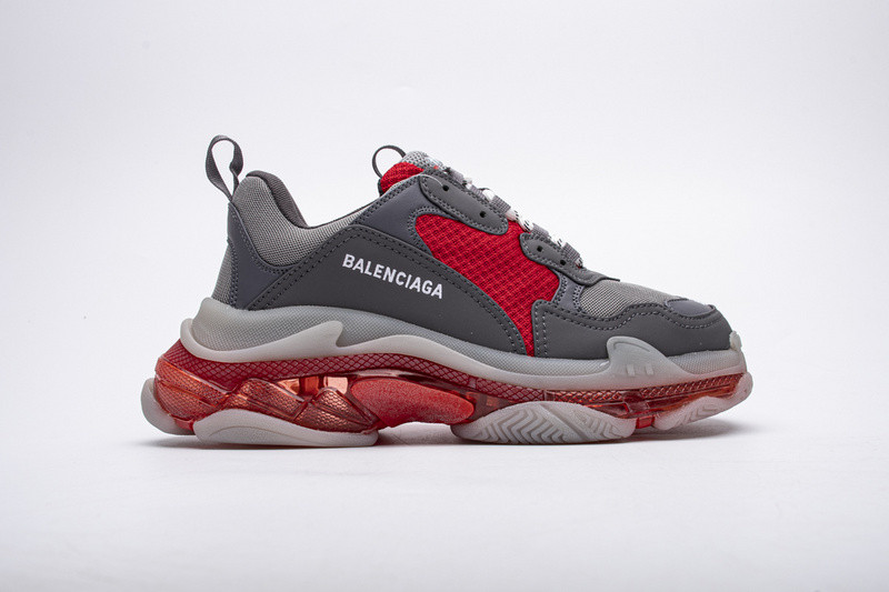 Ba*len*cia*ga triple s