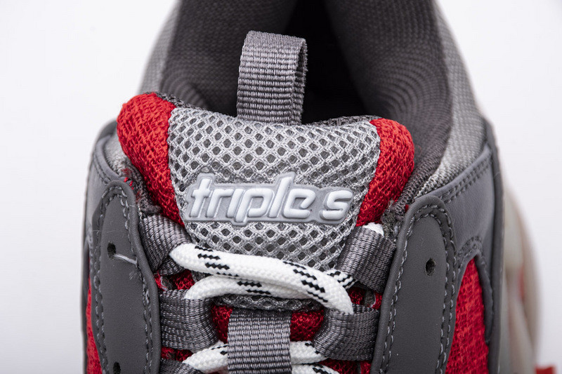 Ba*len*cia*ga triple s