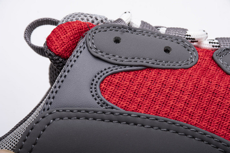 Ba*len*cia*ga triple s