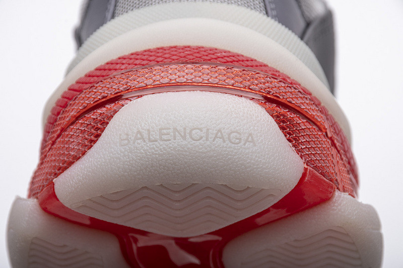 Ba*len*cia*ga triple s