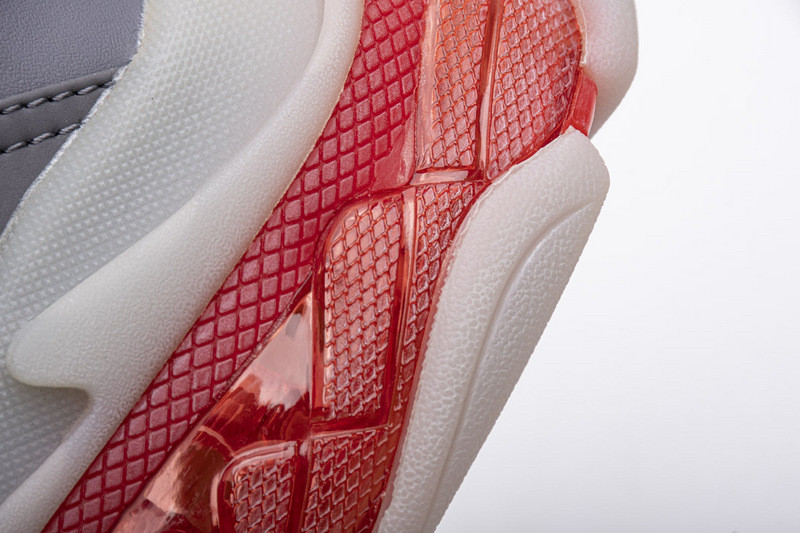 Ba*len*cia*ga triple s