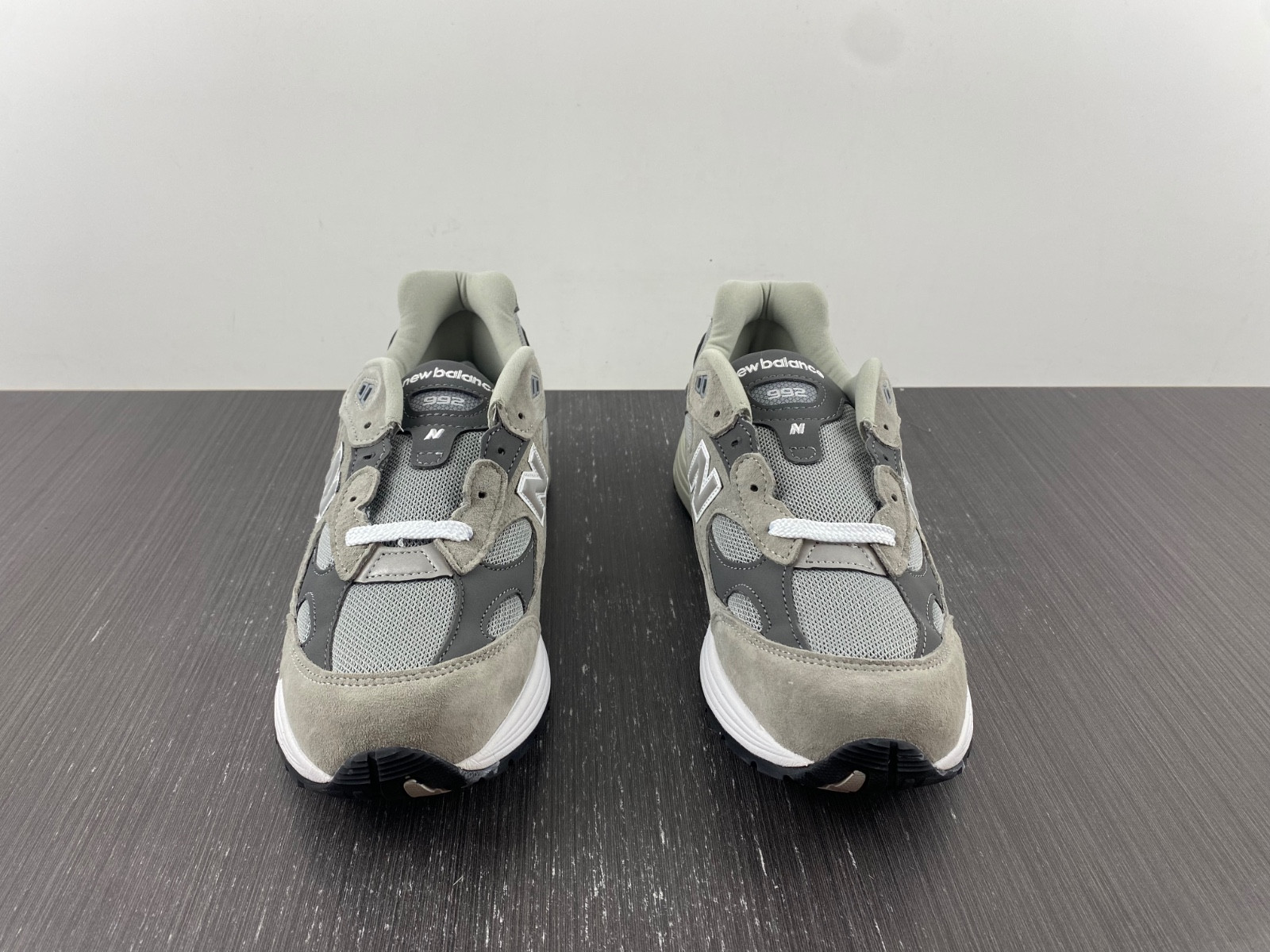 new Ba1an*e 992 grey - m992gr