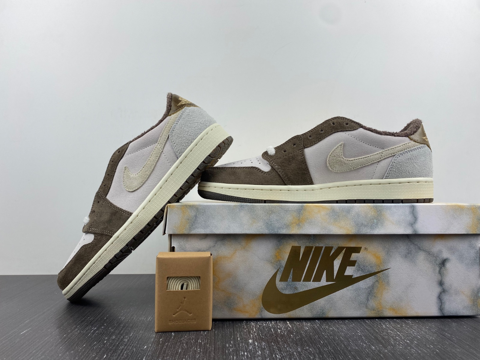 jordan 1 retro low og year of the rabbit dv1312-200