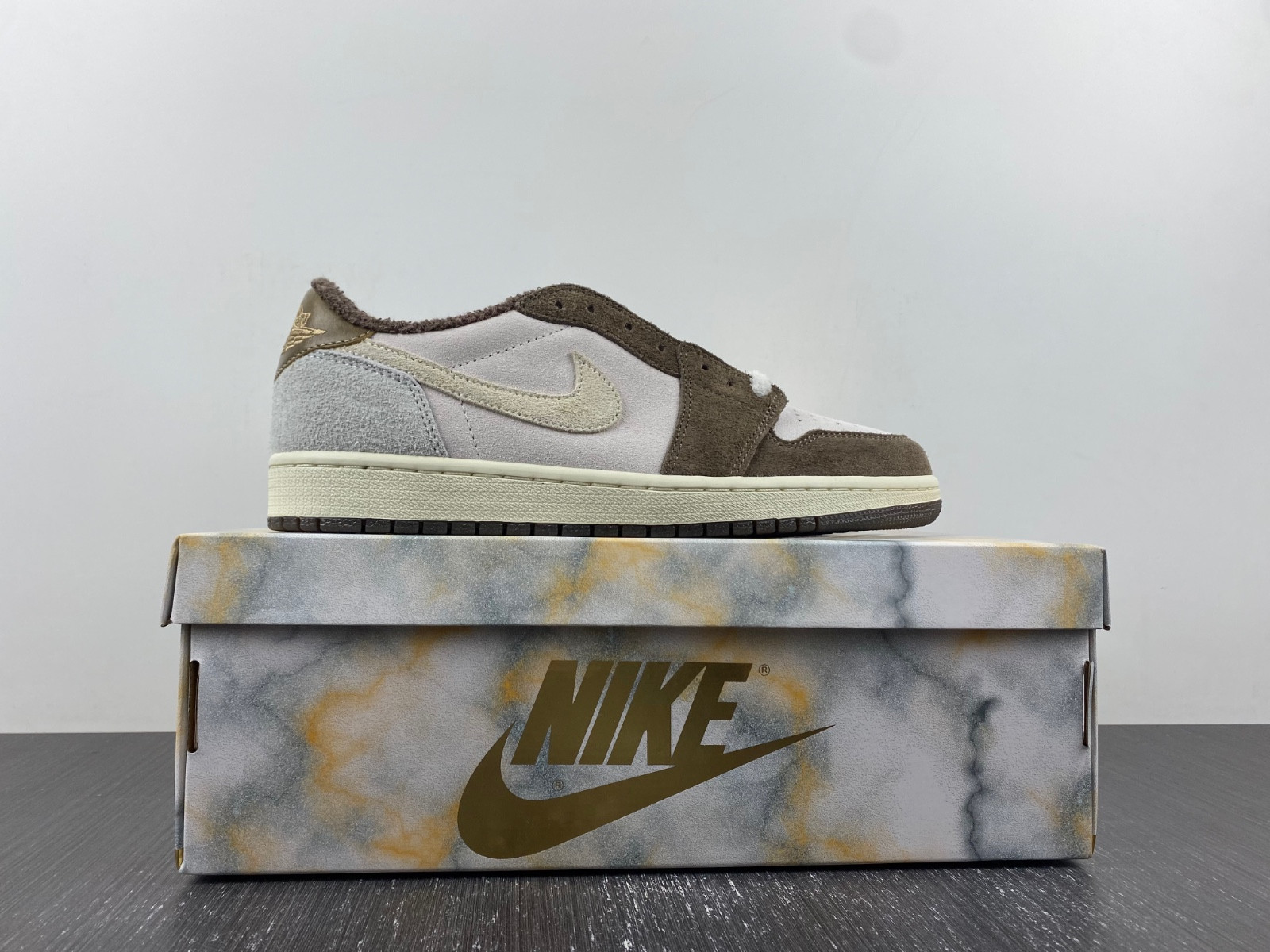 jordan 1 retro low og year of the rabbit dv1312-200