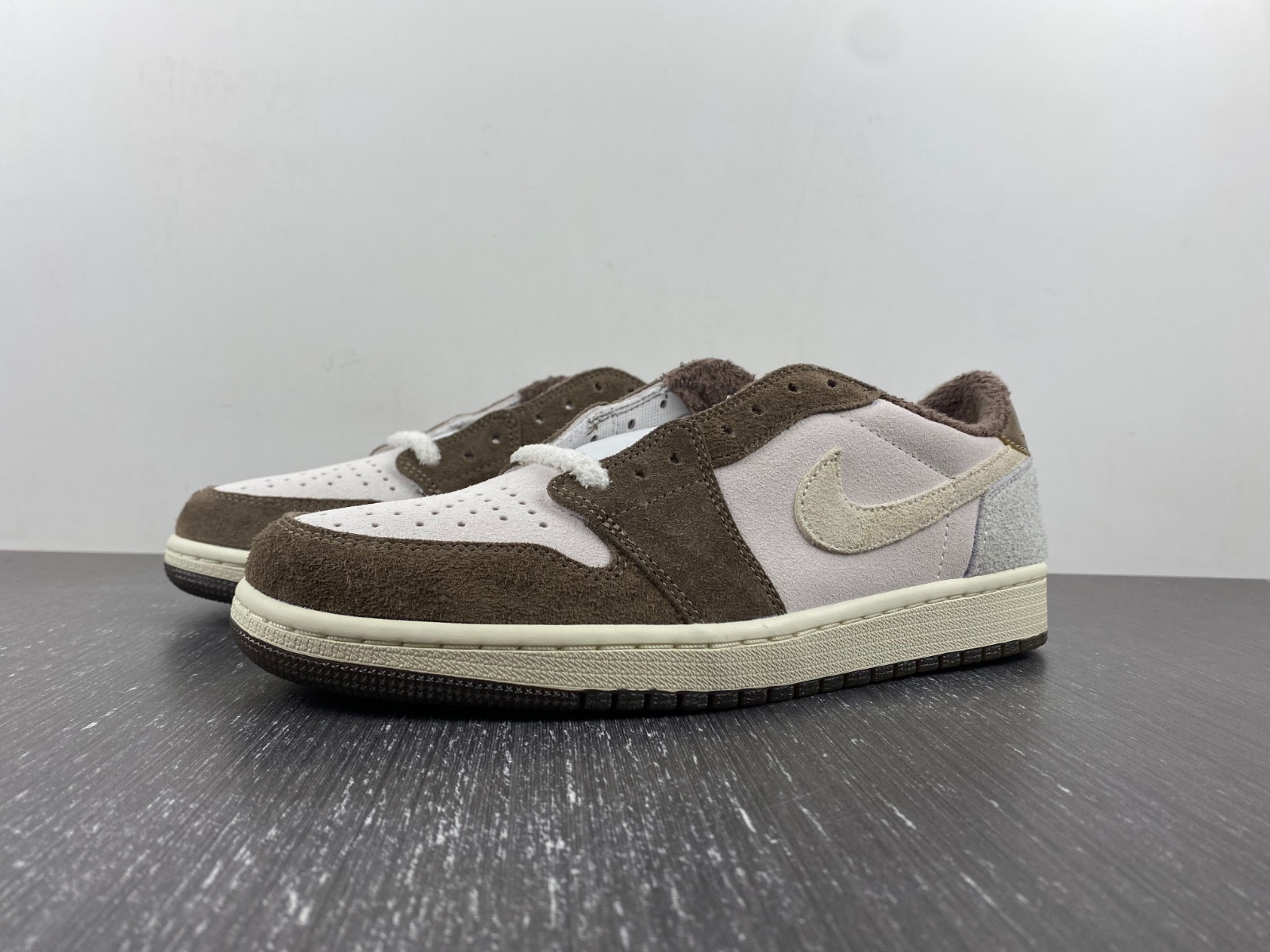 jordan 1 retro low og year of the rabbit dv1312-200