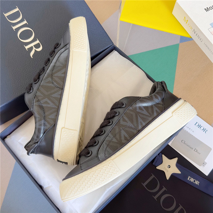D*or b33 sneaker