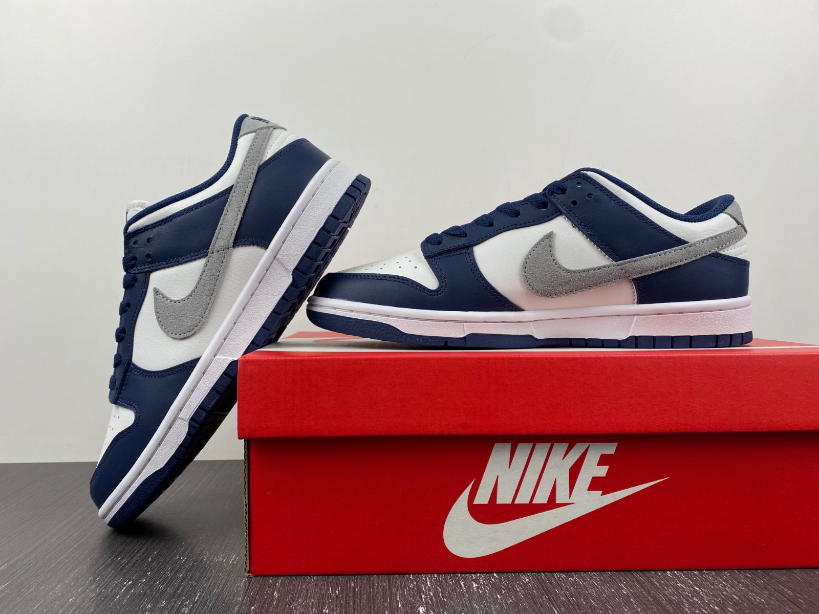 nike dunk low midnight navy fd9749-400