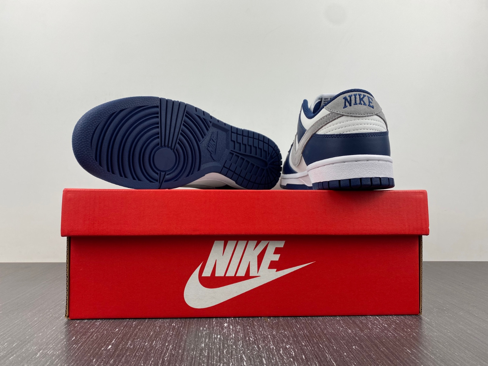 nike dunk low midnight navy fd9749-400