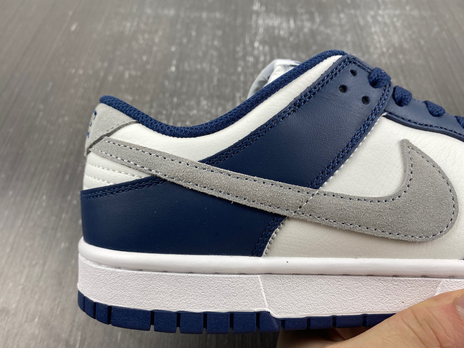 nike dunk low midnight navy fd9749-400