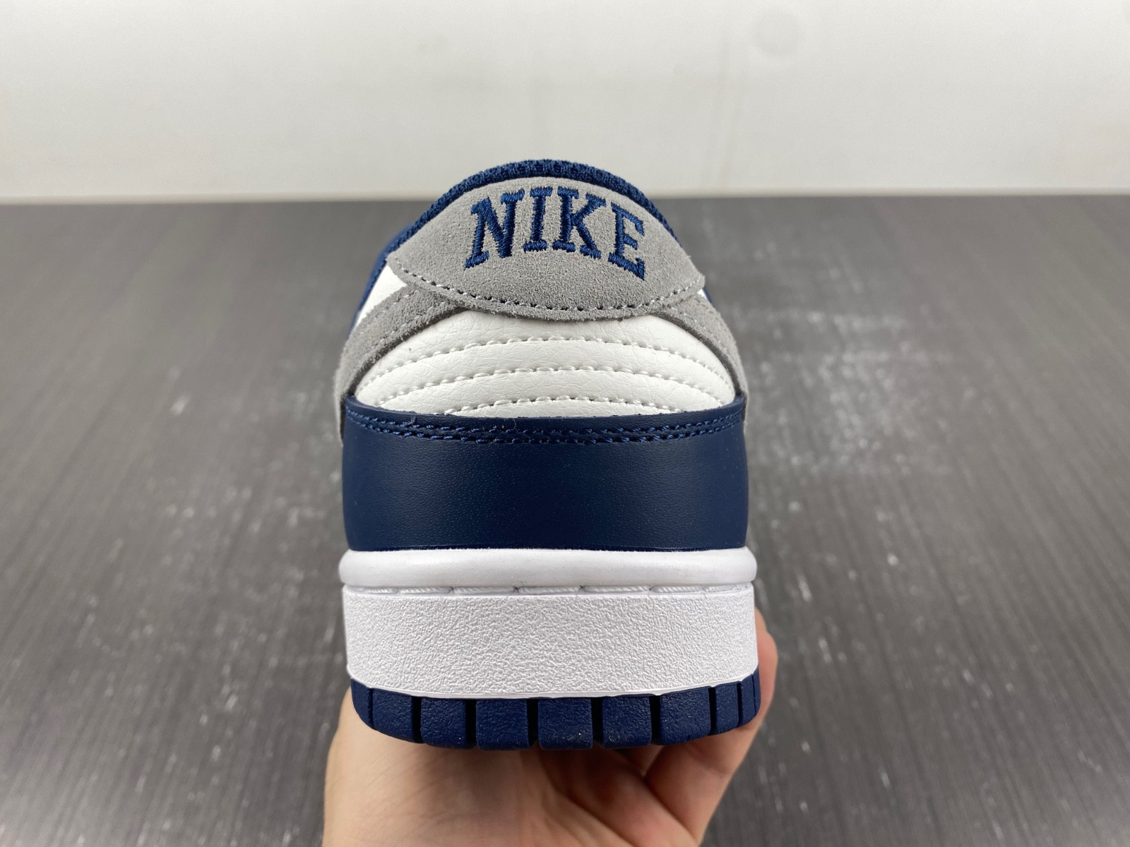 nike dunk low midnight navy fd9749-400