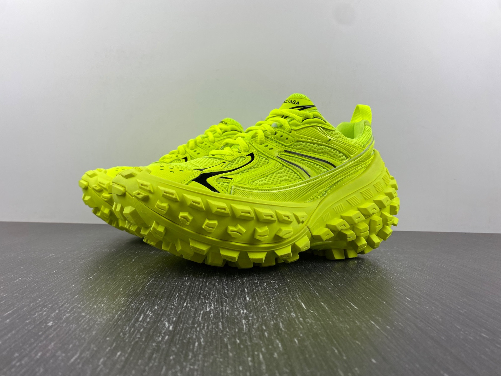 Ba*len*cia*ga defender sneaker