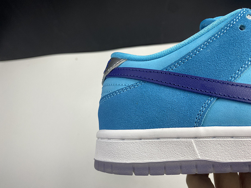 nike dunksb low “blue fury” bq6817-400
