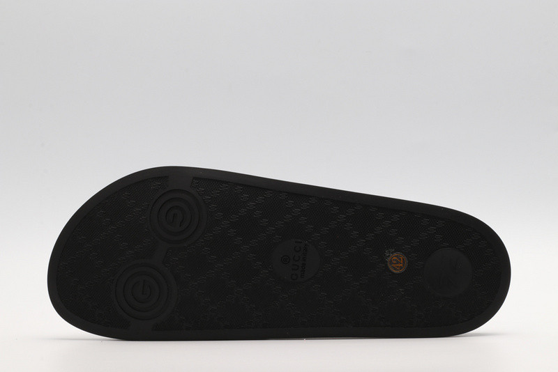 G*u*i slides all black with "bee"