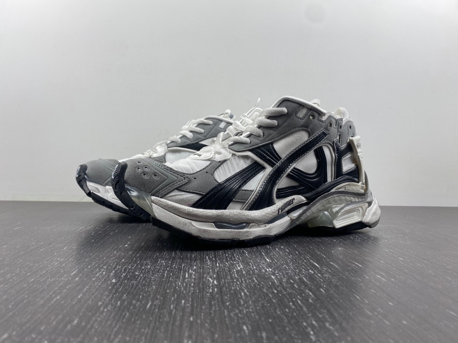 Ba*len*cia*ga runner sneaker in grey/white/black
