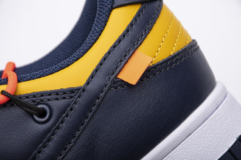 owtx nike dunk sb low white michigan ct0856-700