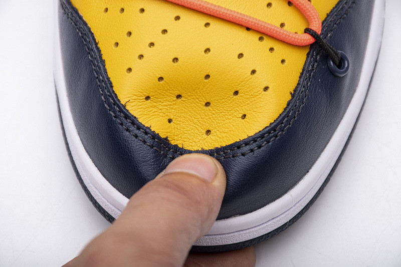 owtx nike dunk sb low white michigan ct0856-700