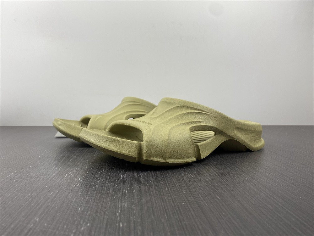 Ba*len*cia*ga mold slide sandal