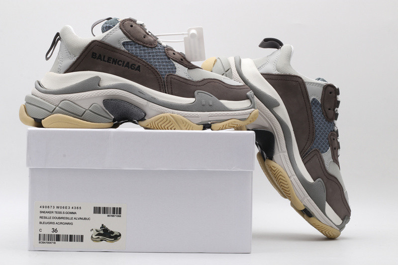 Ba*len*cia*ga triple s