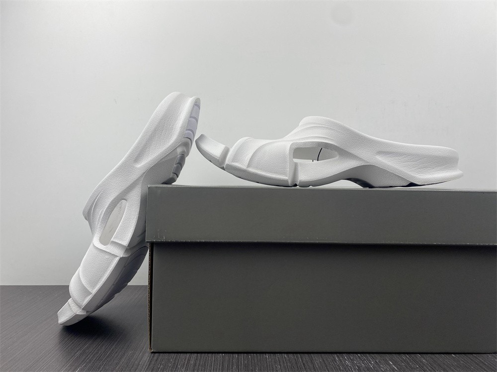 Ba*len*cia*ga mold slide sandal 653874w3ce29000