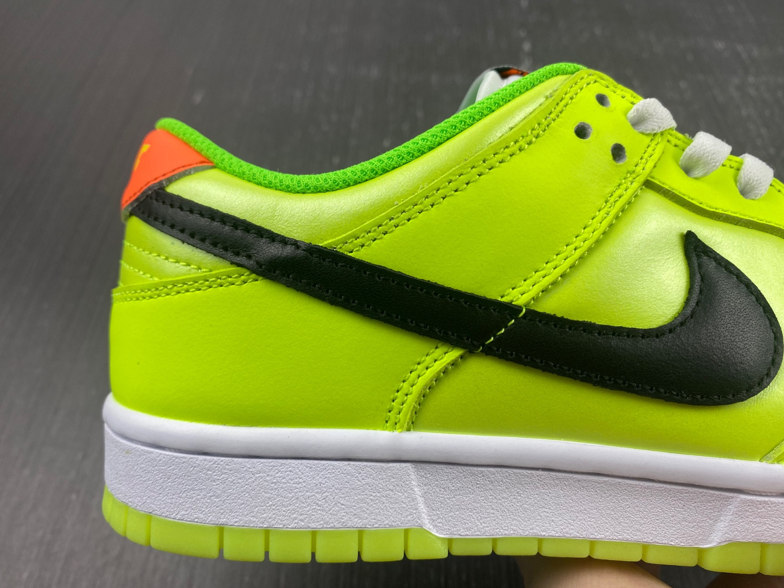 nike dunk low glow in the dark fj4610-702