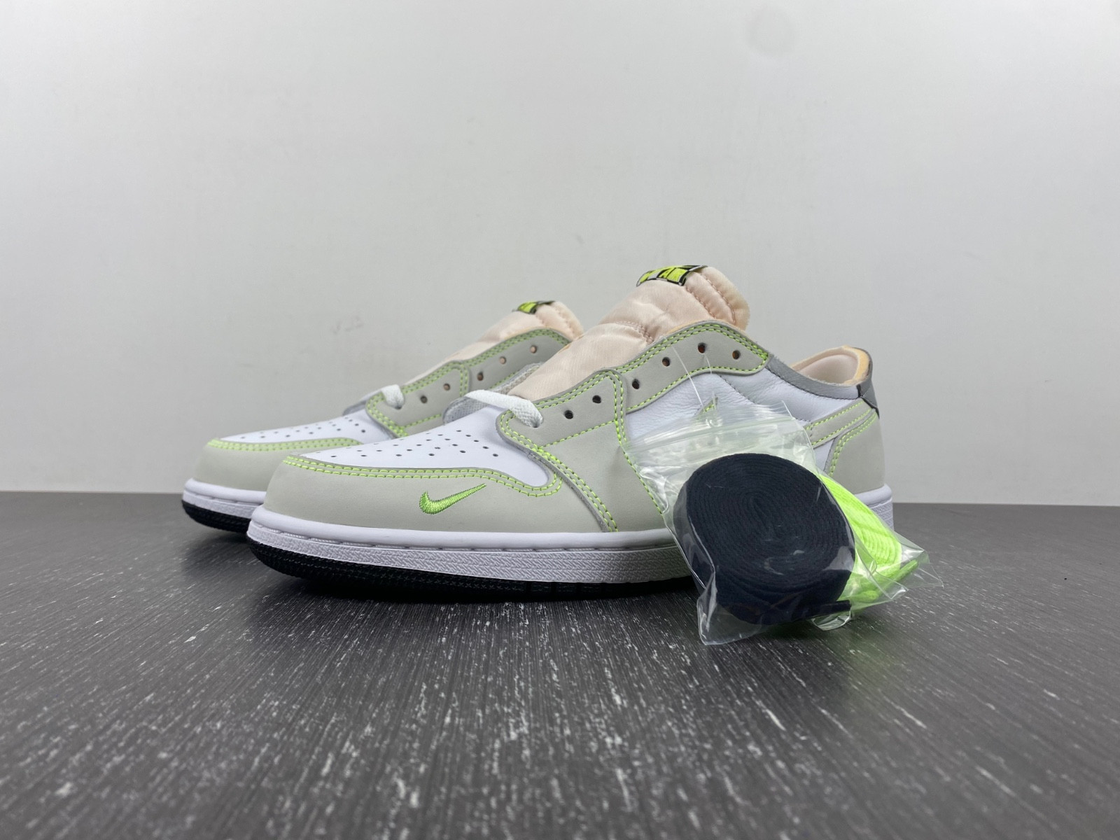 jordan 1 retro low white ghost green black dm7837-103