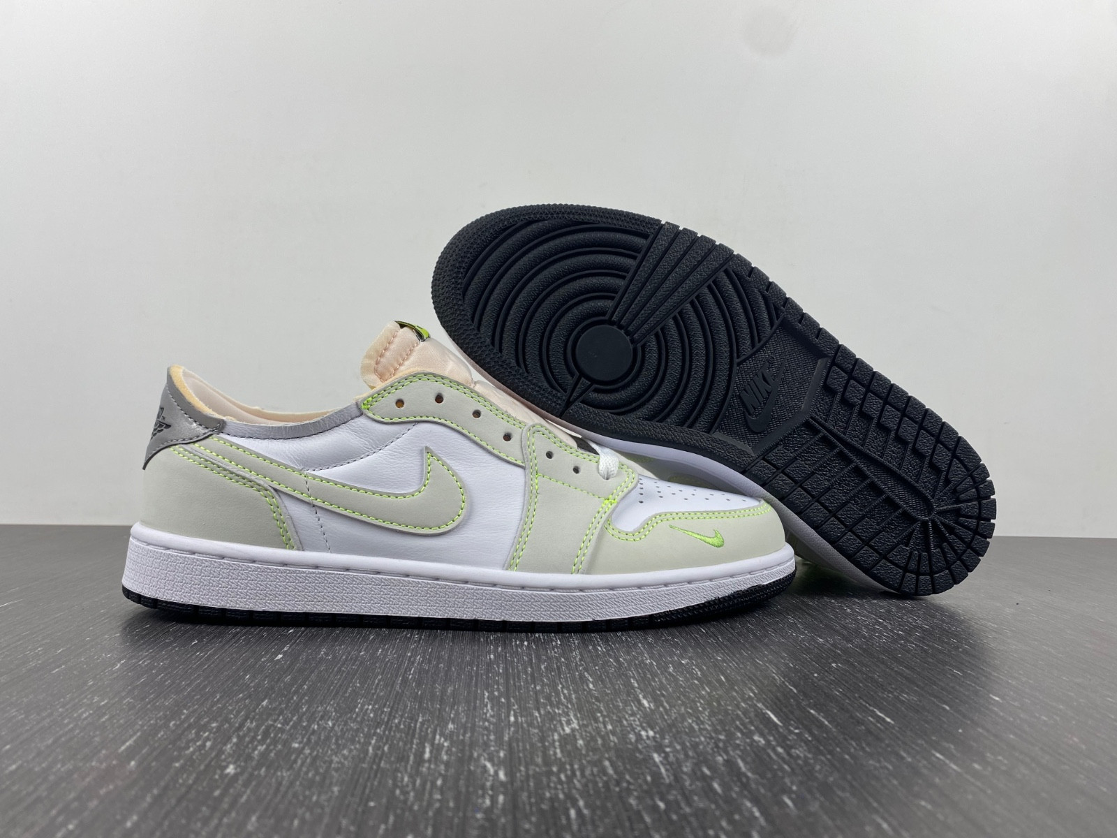 jordan 1 retro low white ghost green black dm7837-103
