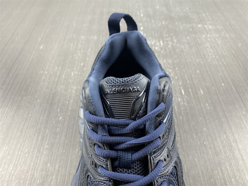 Ba*len*cia*ga defender sneaker