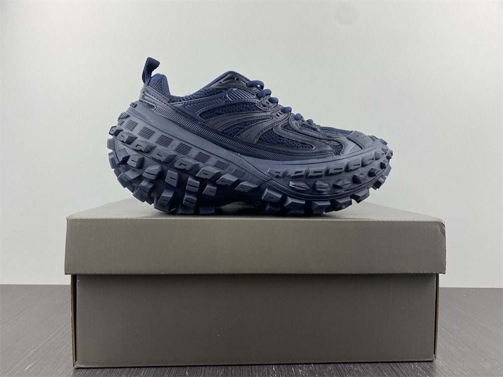 Ba*len*cia*ga defender sneaker