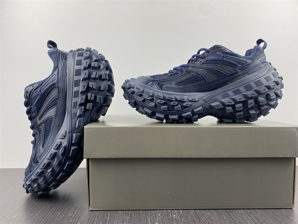 Ba*len*cia*ga defender sneaker