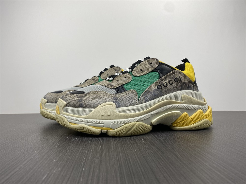 Ba*len*cia*ga triple s g*u*i sneaker