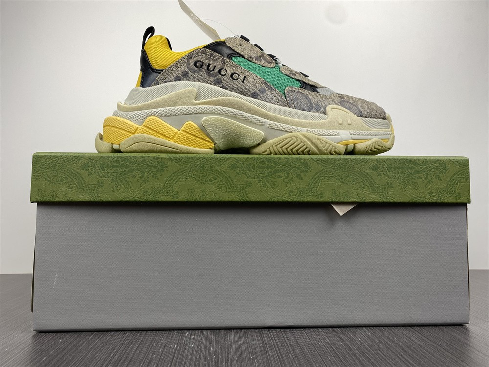 Ba*len*cia*ga triple s g*u*i sneaker