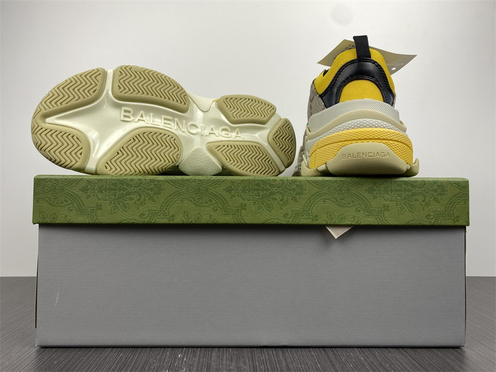 Ba*len*cia*ga triple s g*u*i sneaker