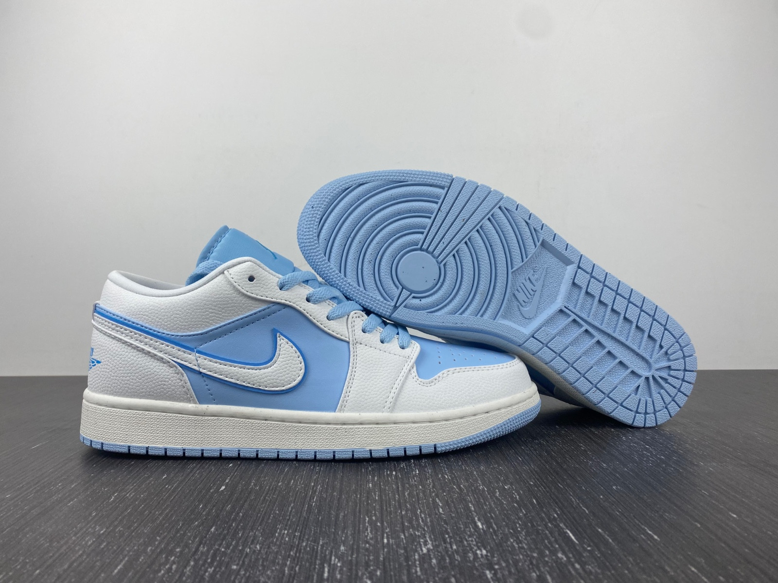 jordan 1 low se reverse ice blue (w) - dv1299-104