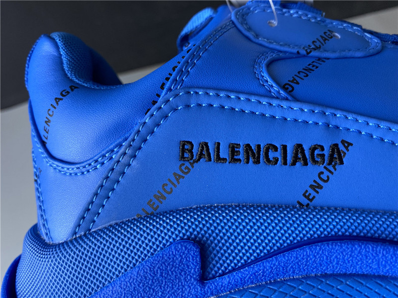 Ba*len*cia*ga triple s