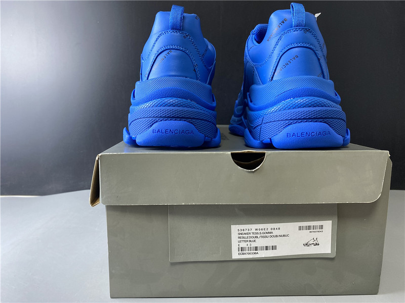 Ba*len*cia*ga triple s