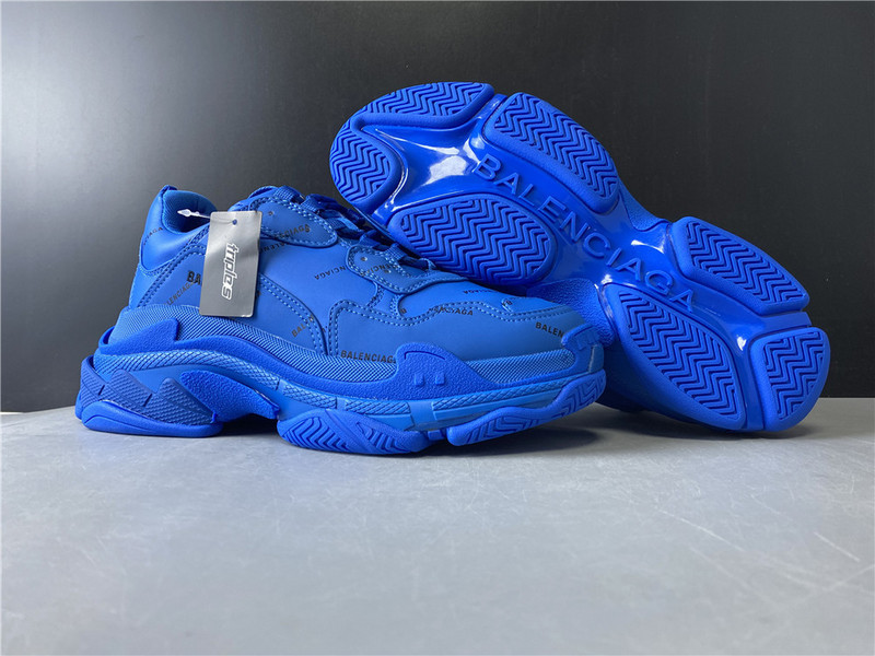 Ba*len*cia*ga triple s