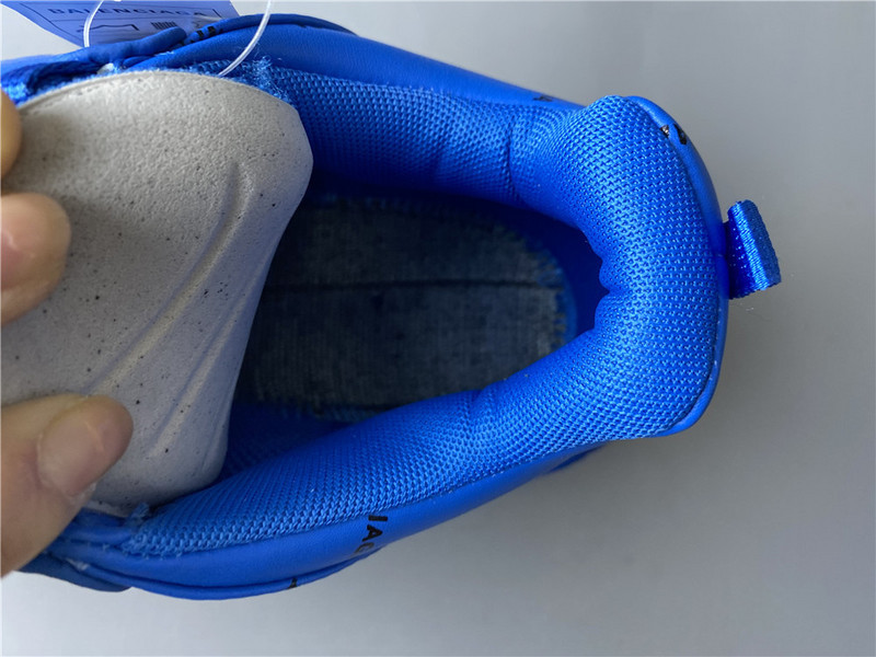 Ba*len*cia*ga triple s