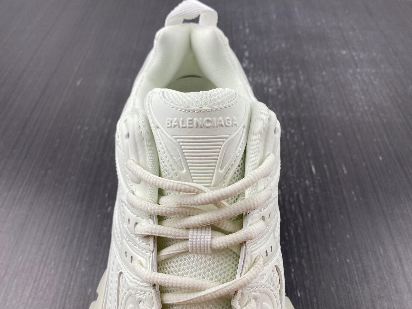 Ba*len*cia*ga defender sneaker