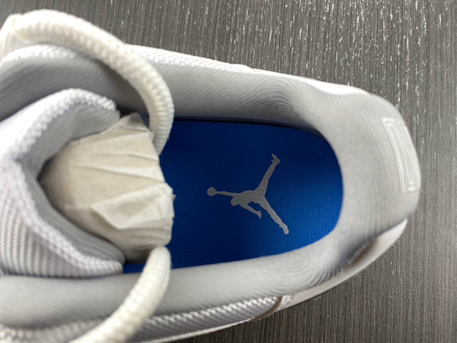 air jordan 11 low cement grey av2187-140