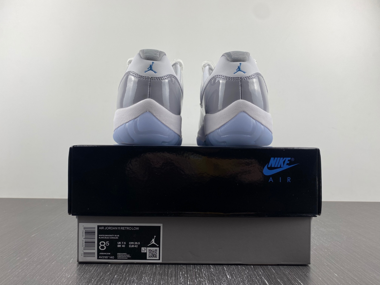 air jordan 11 low cement grey av2187-140