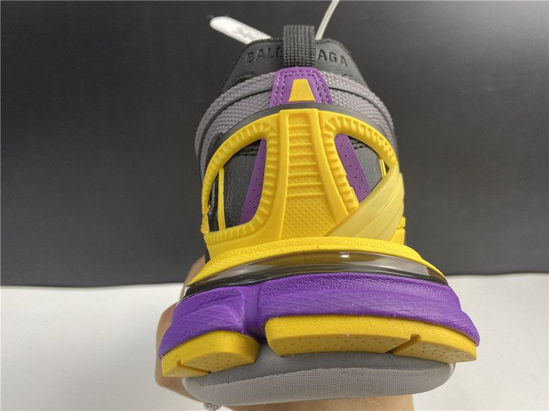 Ba*len*cia*ga track 2