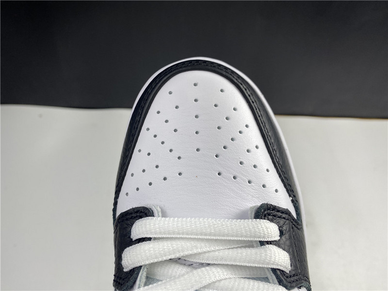 nike dunk sb low “yin yang” 313170-023