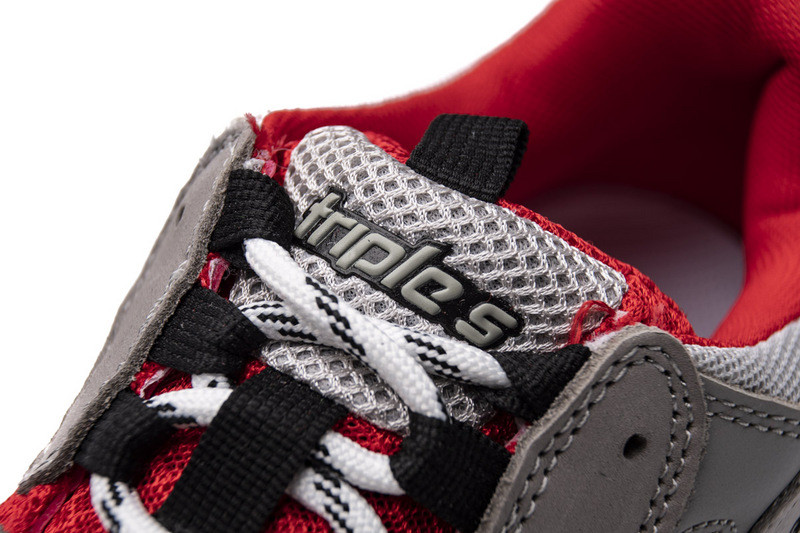 Ba*len*cia*ga triple s grey/red