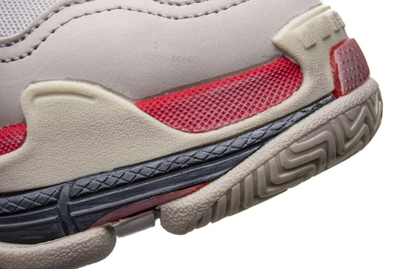 Ba*len*cia*ga triple s grey/red