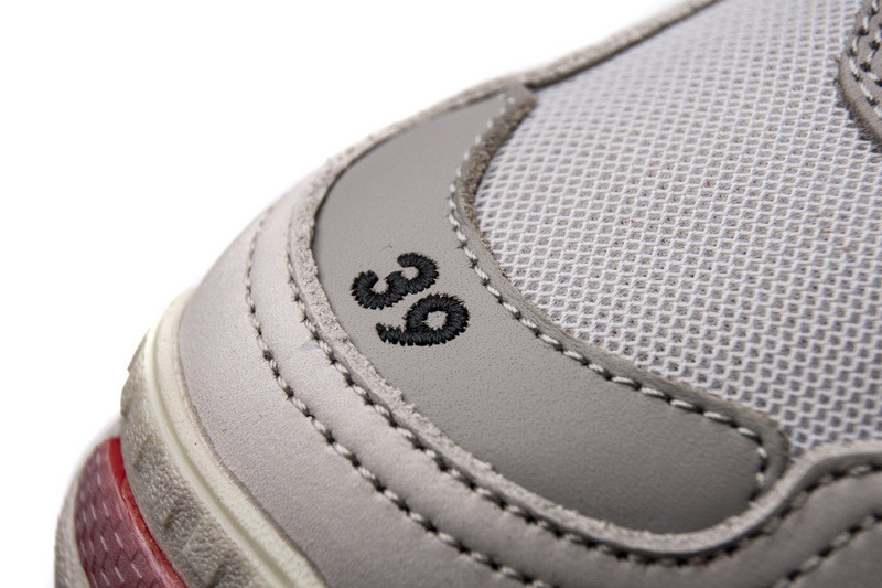 Ba*len*cia*ga triple s grey/red