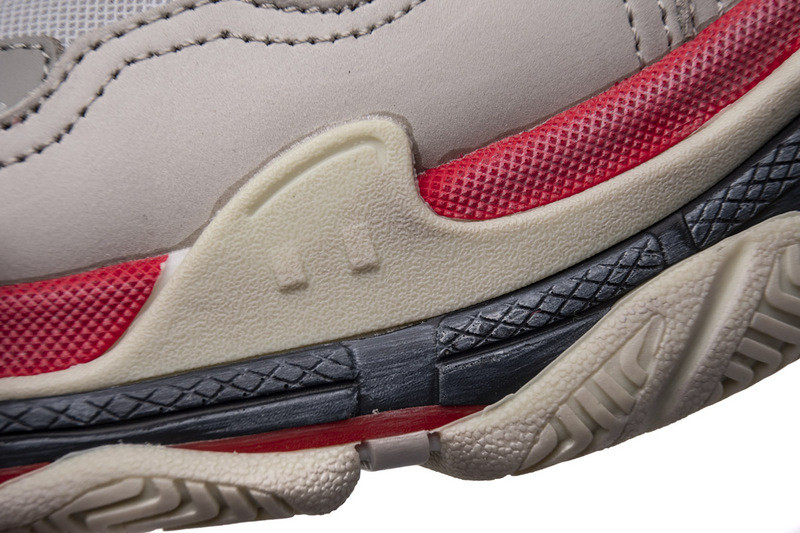 Ba*len*cia*ga triple s grey/red